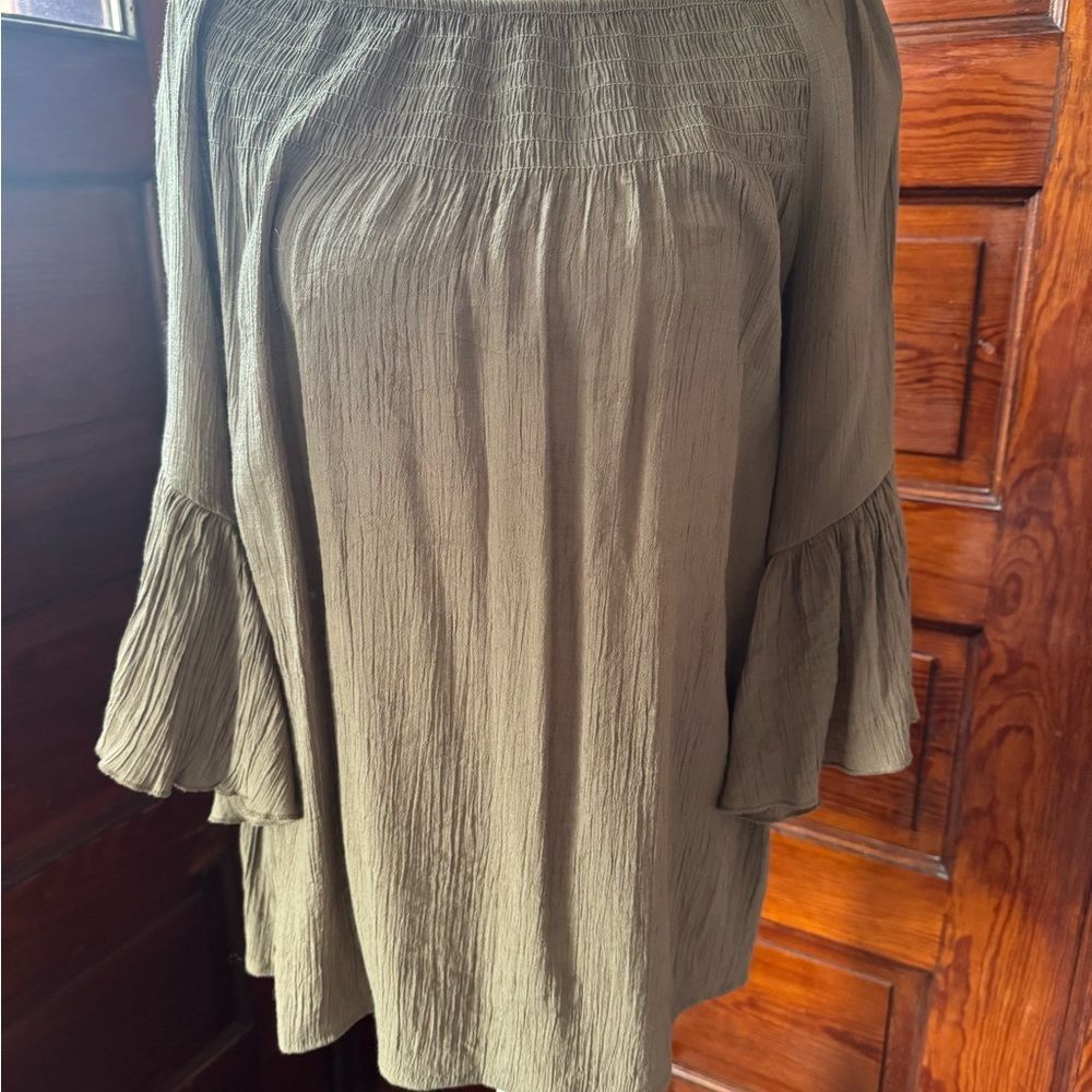 Bell Sleeve Lightweight Blouse- Flowy All Seasons- Medium